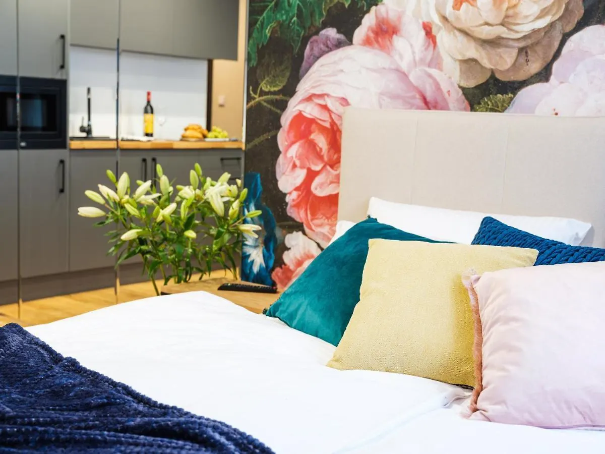 Aparthotel Inspire Miodova Residence Krasków Πολωνία