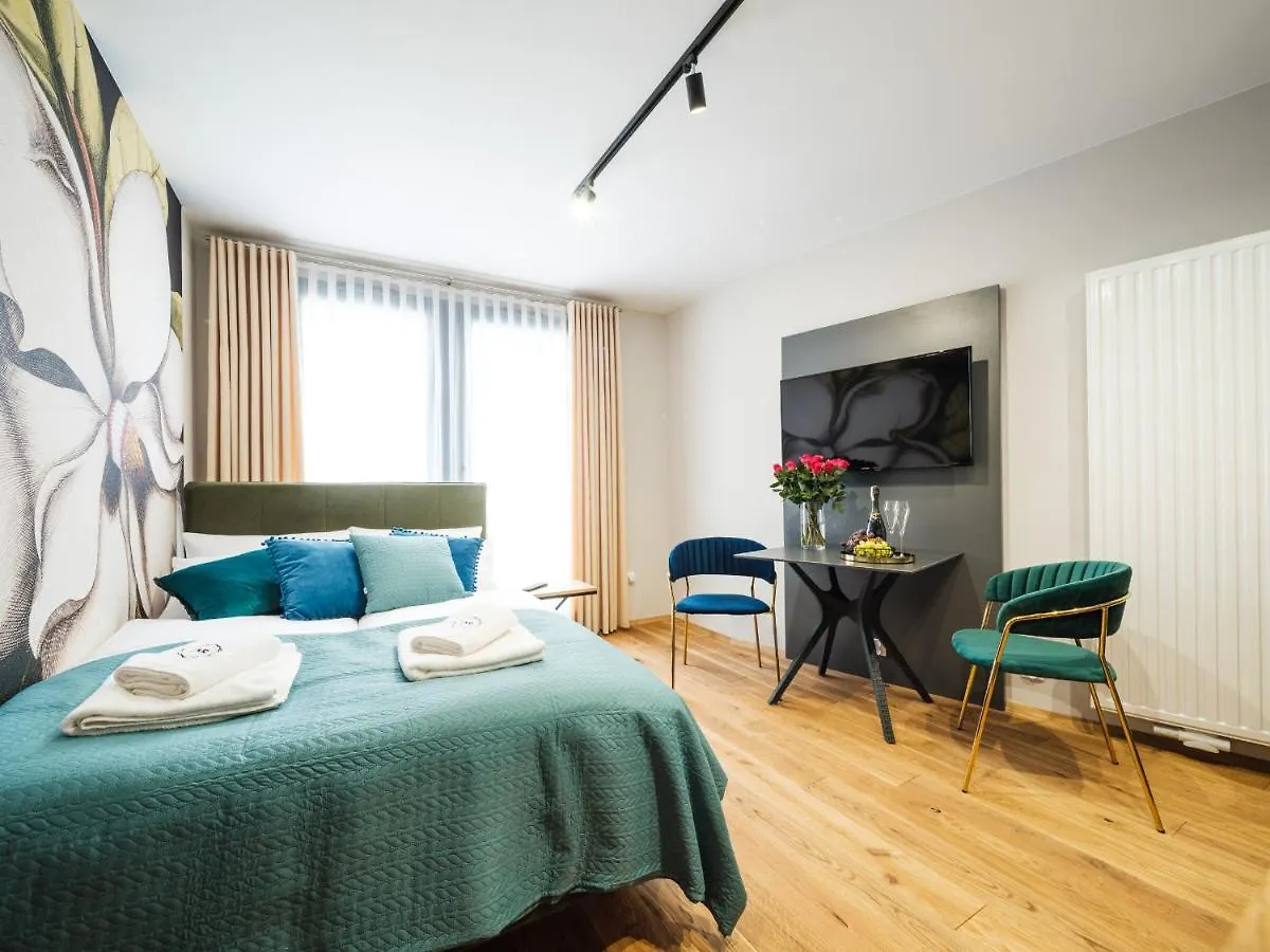 Aparthotel Inspire Miodova Residence Krasków 4*,  Πολωνία